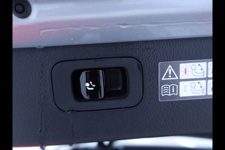 Mercedes-Benz C-Klasse Estate 300 e AMG Plug-In Hybride Panorama Schuif-Kanteldak | Trekhaak | Digital Light | 360° camera | Easy Pack Achterklep | Apple CarPlay. Inclusief 24 maanden MB Certified garantie voor Europa.