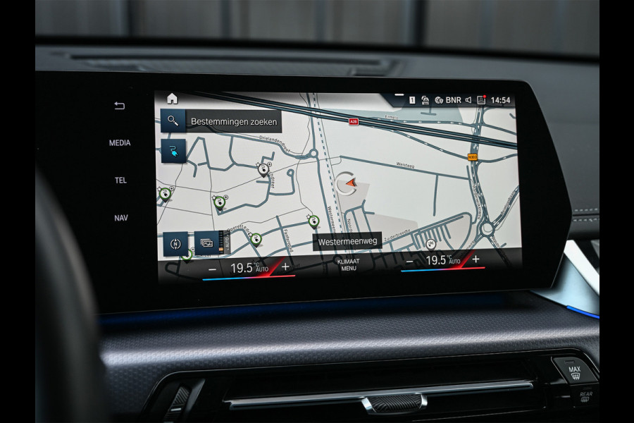 BMW iX1 XDRIVE 30 LAUNCH EDITION 67 kWh | M-SPORT | NL-AUTO | COMFORT ACCESS | PANORAMADAK | 360 CAMERA | HARMAN/KARDON | HEAD-UP | VIRT