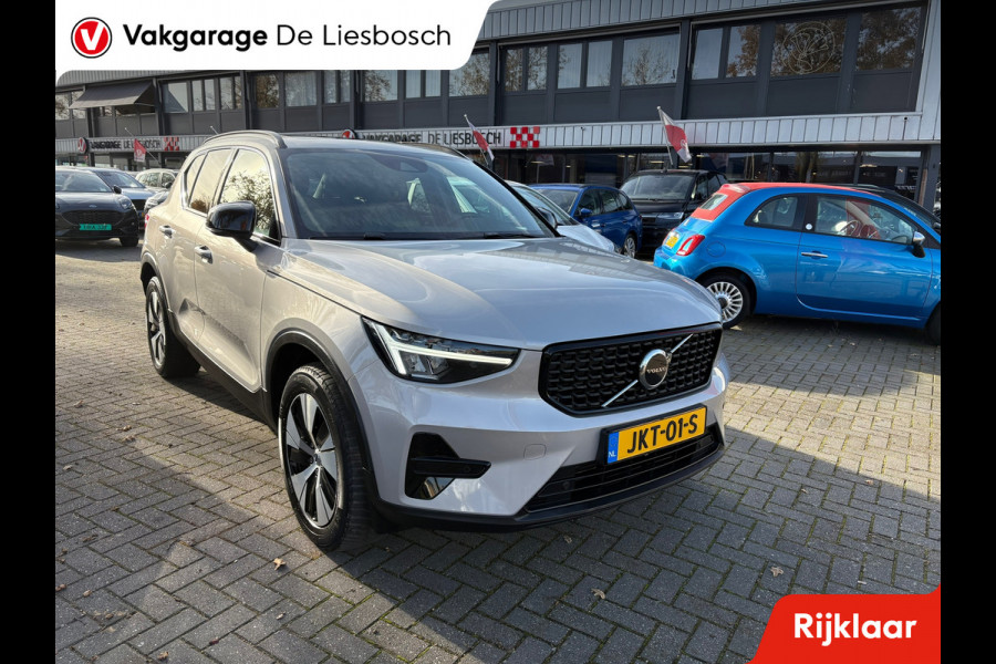 Volvo XC40 1.5 T4 Plug-in hybrid Plus Dark / Panorama-dak / Harman-Kardon / camera / stuur en stoel verwarming