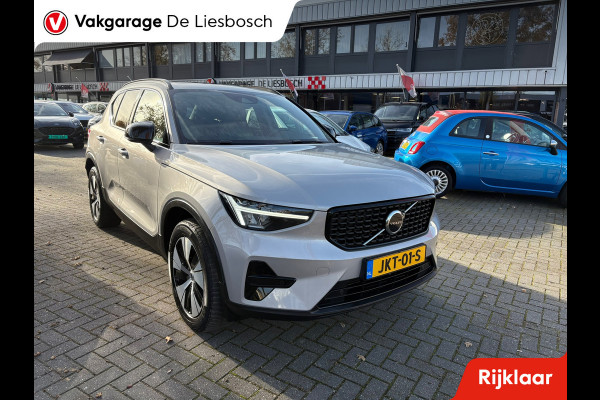 Volvo XC40 1.5 T4 Plug-in hybrid Plus Dark / Panorama-dak / Harman-Kardon / camera / stuur en stoel verwarming