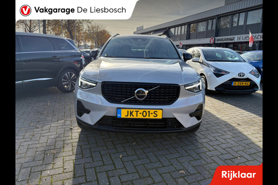 Volvo XC40 1.5 T4 Plug-in hybrid Plus Dark / Panorama-dak / Harman-Kardon / camera / stuur en stoel verwarming