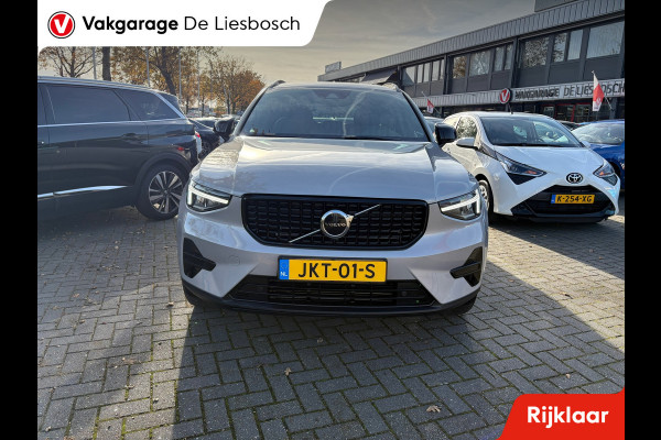 Volvo XC40 1.5 T4 Plug-in hybrid Plus Dark / Panorama-dak / Harman-Kardon / camera / stuur en stoel verwarming