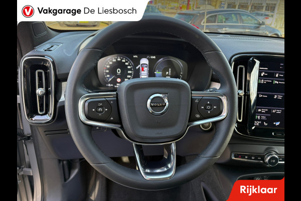 Volvo XC40 1.5 T4 Plug-in hybrid Plus Dark / Panorama-dak / Harman-Kardon / camera / stuur en stoel verwarming