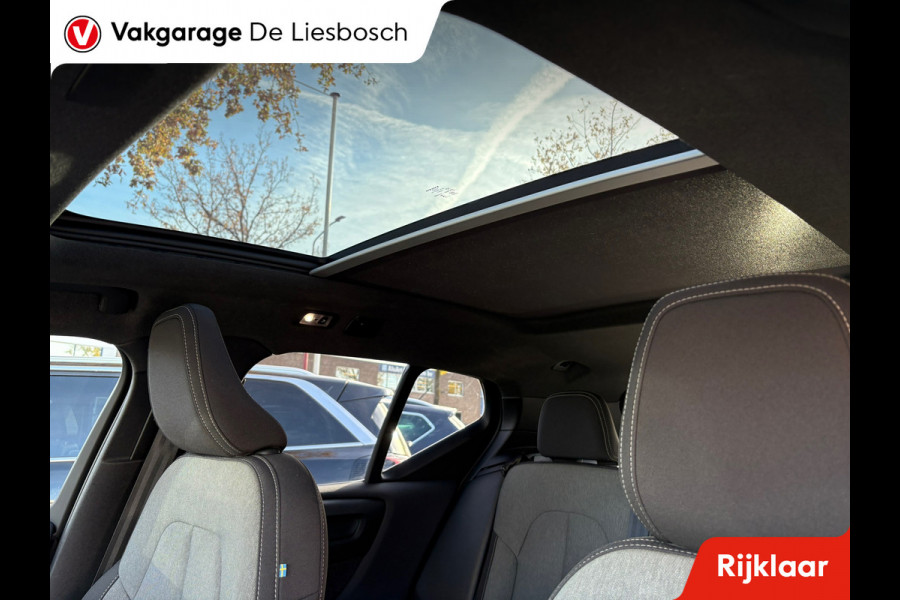 Volvo XC40 1.5 T4 Plug-in hybrid Plus Dark / Panorama-dak / Harman-Kardon / camera / stuur en stoel verwarming