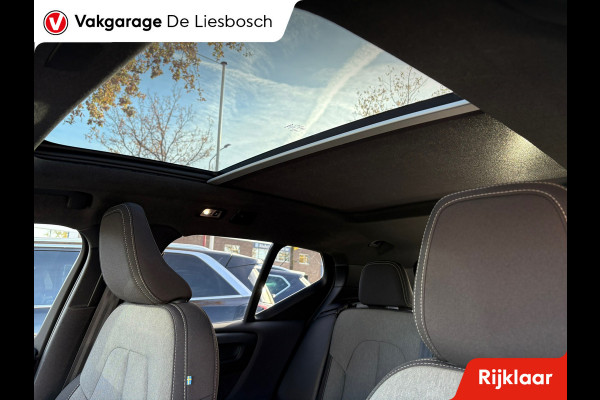 Volvo XC40 1.5 T4 Plug-in hybrid Plus Dark / Panorama-dak / Harman-Kardon / camera / stuur en stoel verwarming