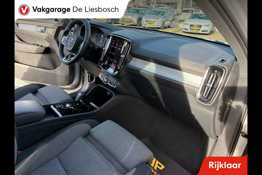 Volvo XC40 1.5 T4 Plug-in hybrid Plus Dark / Panorama-dak / Harman-Kardon / camera / stuur en stoel verwarming