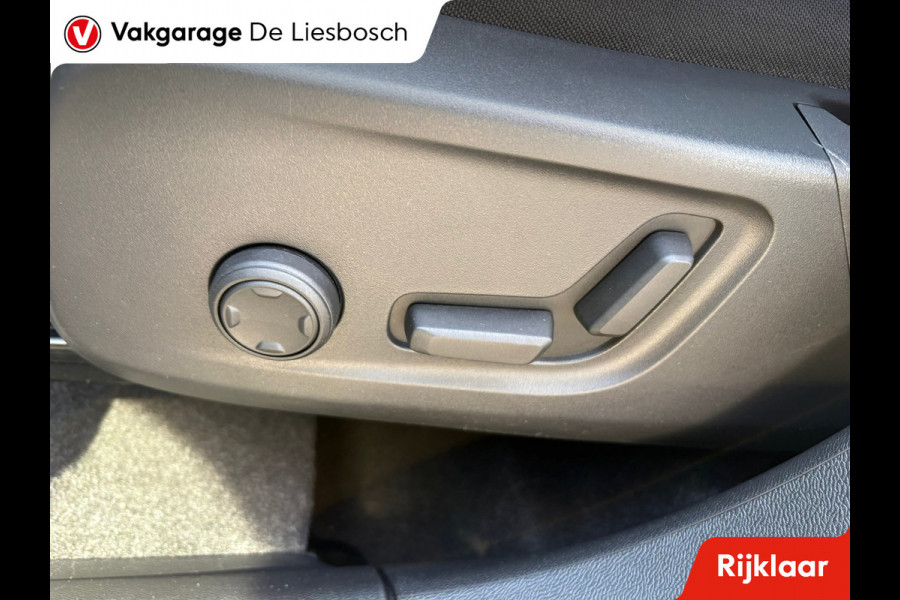 Volvo XC40 1.5 T4 Plug-in hybrid Plus Dark / Panorama-dak / Harman-Kardon / camera / stuur en stoel verwarming
