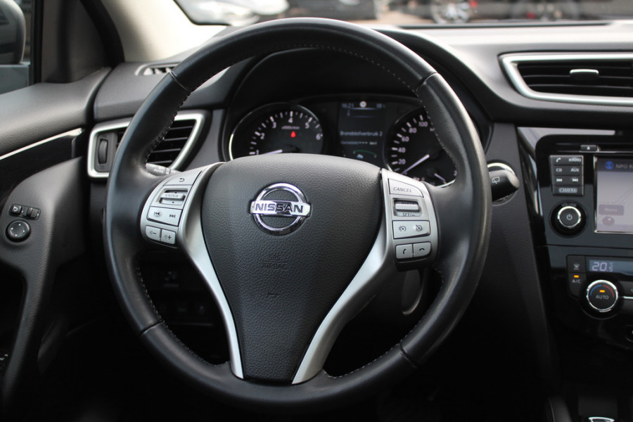 Nissan QASHQAI 1.2 N-Connecta / Trekhaak / Panoramadak / 360Camera / 18'' / Keyless / Navigatie / Getint glas / DAB / Cruise Control