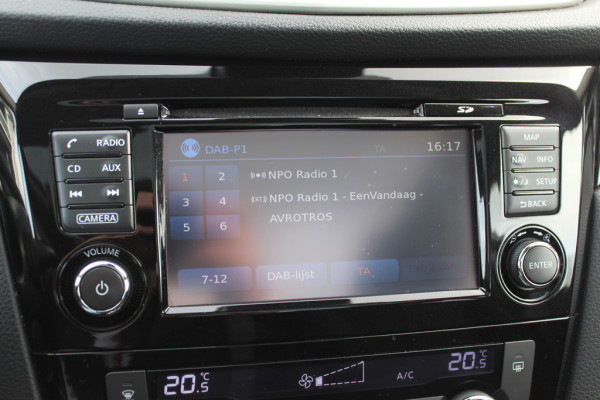 Nissan QASHQAI 1.2 N-Connecta / Trekhaak / Panoramadak / 360Camera / 18'' / Keyless / Navigatie / Getint glas / DAB / Cruise Control