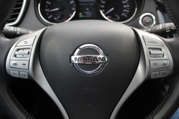 Nissan QASHQAI 1.2 N-Connecta / Trekhaak / Panoramadak / 360Camera / 18'' / Keyless / Navigatie / Getint glas / DAB / Cruise Control