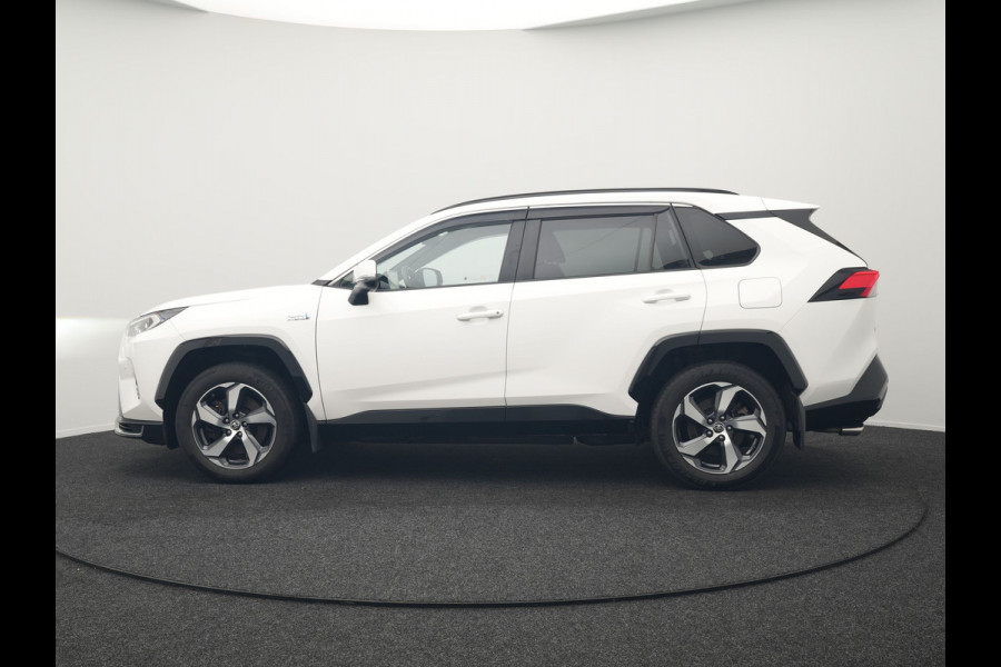Toyota RAV4 2.5 Plug-in Hybrid AWD Dynamic 306pk Dealer O.H PHEV | Adaptive Cruise | Trekhaak | Sportstoelen Verwarmd | Camera | Apple Carplay | 18"L.M | Keyless | Stuurverwarming | Navigatie |