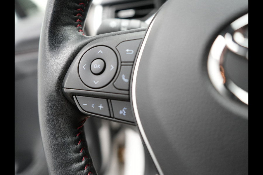 Toyota RAV4 2.5 Plug-in Hybrid AWD Dynamic 306pk Dealer O.H PHEV | Adaptive Cruise | Trekhaak | Sportstoelen Verwarmd | Camera | Apple Carplay | 18"L.M | Keyless | Stuurverwarming | Navigatie |