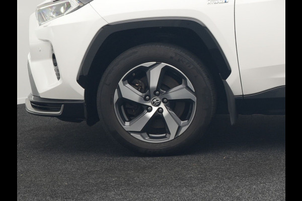 Toyota RAV4 2.5 Plug-in Hybrid AWD Dynamic 306pk Dealer O.H PHEV | Adaptive Cruise | Trekhaak | Sportstoelen Verwarmd | Camera | Apple Carplay | 18"L.M | Keyless | Stuurverwarming | Navigatie |