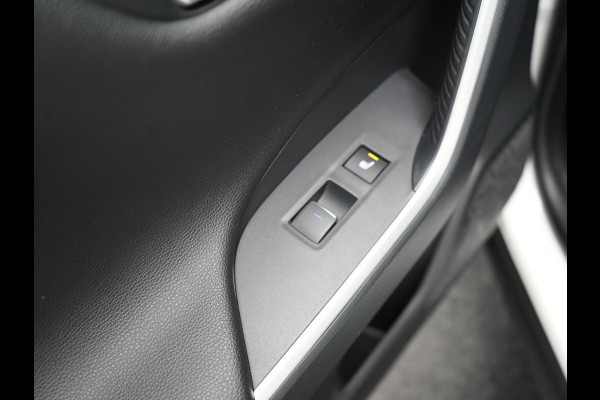 Toyota RAV4 2.5 Plug-in Hybrid AWD Dynamic 306pk Dealer O.H PHEV | Adaptive Cruise | Trekhaak | Sportstoelen Verwarmd | Camera | Apple Carplay | 18"L.M | Keyless | Stuurverwarming | Navigatie |