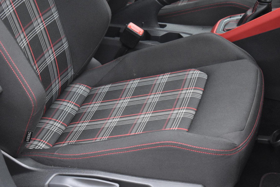Volkswagen Polo 2.0 TSI GTI Cruise ACC Stoelvw Navi