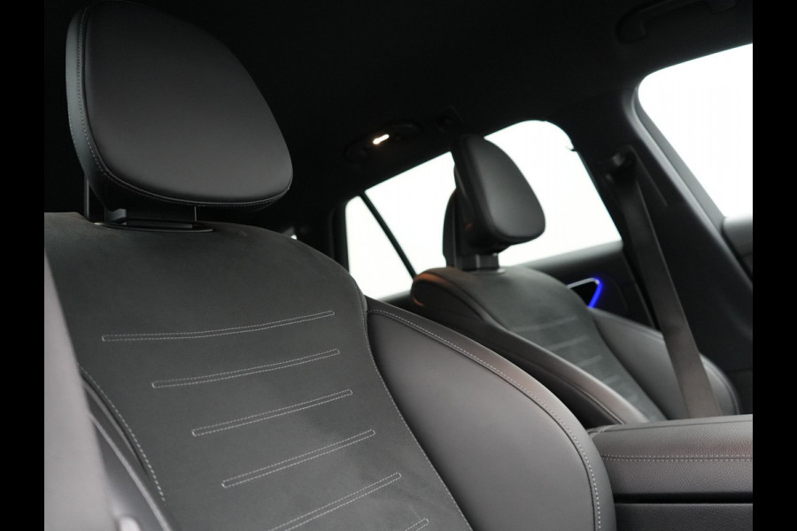Mercedes-Benz C-Klasse Estate 300 e AMG Line Plug In Hybrid 313pk Dealer O.H PHEV | Trekhaak af Fabriek | Adaptive Cruise | 360 Camera | Digital LED | Burmester Soundsystem | Alcantara Sportstoelen Verwarmd | Sfeerverlichting | Keyless |