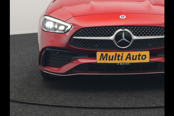 Mercedes-Benz C-Klasse Estate 300 e AMG Line Plug In Hybrid 313pk Dealer O.H PHEV | Trekhaak af Fabriek | Adaptive Cruise | 360 Camera | Digital LED | Burmester Soundsystem | Alcantara Sportstoelen Verwarmd | Sfeerverlichting | Keyless |