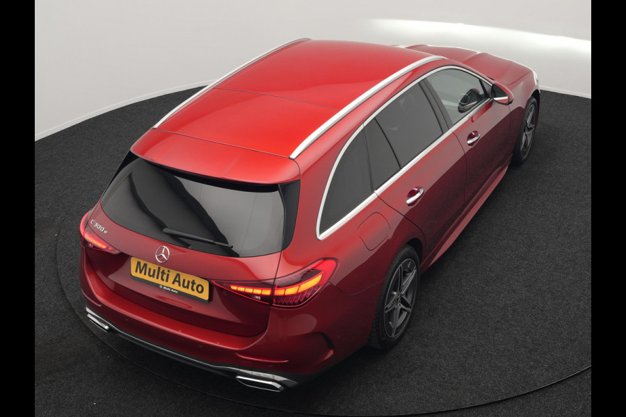 Mercedes-Benz C-Klasse Estate 300 e AMG Line Plug In Hybrid 313pk Dealer O.H PHEV | Trekhaak af Fabriek | Adaptive Cruise | 360 Camera | Digital LED | Burmester Soundsystem | Alcantara Sportstoelen Verwarmd | Sfeerverlichting | Keyless |