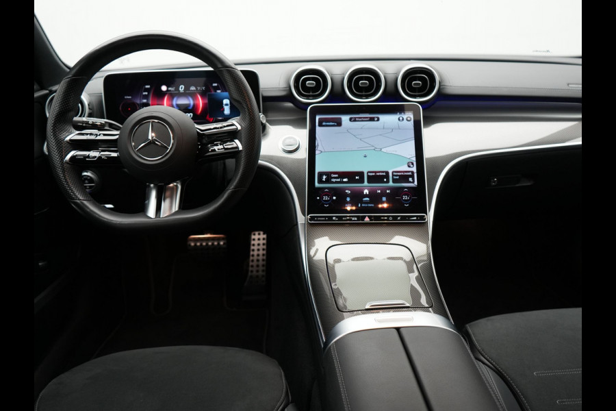 Mercedes-Benz C-Klasse Estate 300 e AMG Line Plug In Hybrid 313pk Dealer O.H PHEV | Trekhaak af Fabriek | Adaptive Cruise | 360 Camera | Digital LED | Burmester Soundsystem | Alcantara Sportstoelen Verwarmd | Sfeerverlichting | Keyless |