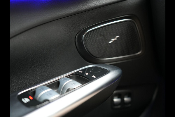 Mercedes-Benz C-Klasse Estate 300 e AMG Line Plug In Hybrid 313pk Dealer O.H PHEV | Trekhaak af Fabriek | Adaptive Cruise | 360 Camera | Digital LED | Burmester Soundsystem | Alcantara Sportstoelen Verwarmd | Sfeerverlichting | Keyless |