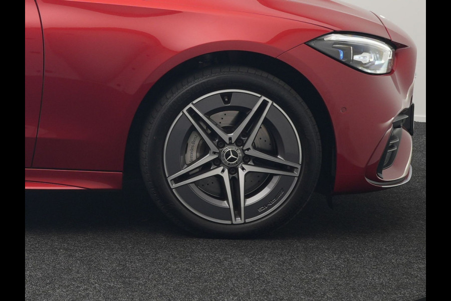 Mercedes-Benz C-Klasse Estate 300 e AMG Line Plug In Hybrid 313pk Dealer O.H PHEV | Trekhaak af Fabriek | Adaptive Cruise | 360 Camera | Digital LED | Burmester Soundsystem | Alcantara Sportstoelen Verwarmd | Sfeerverlichting | Keyless |