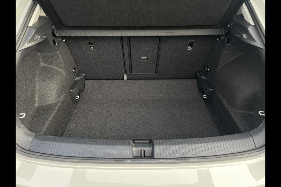 Volkswagen T-Roc 1.5 TSI Style | LED | Camera | Carplay | Climate