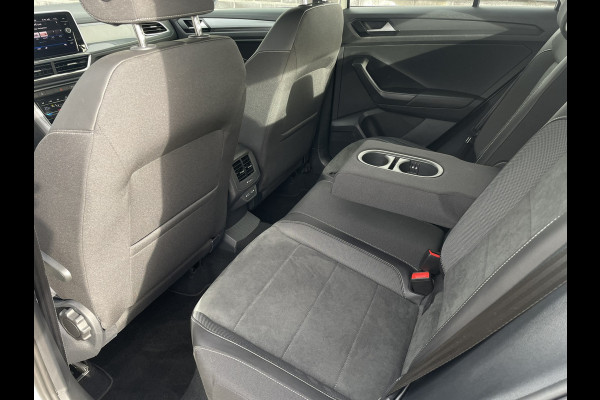 Volkswagen T-Roc 1.5 TSI Style | LED | Camera | Carplay | Climate