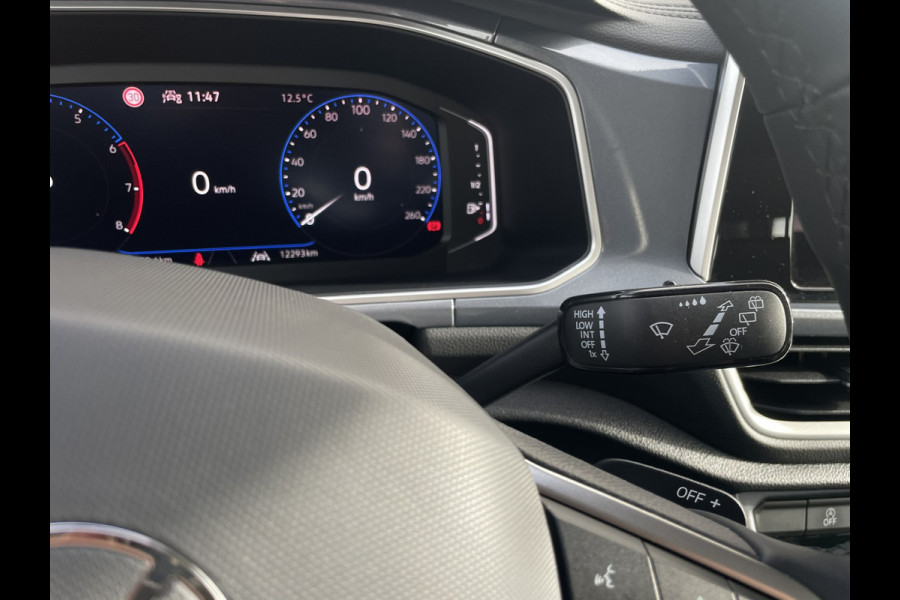 Volkswagen T-Roc 1.5 TSI Style | LED | Camera | Carplay | Climate
