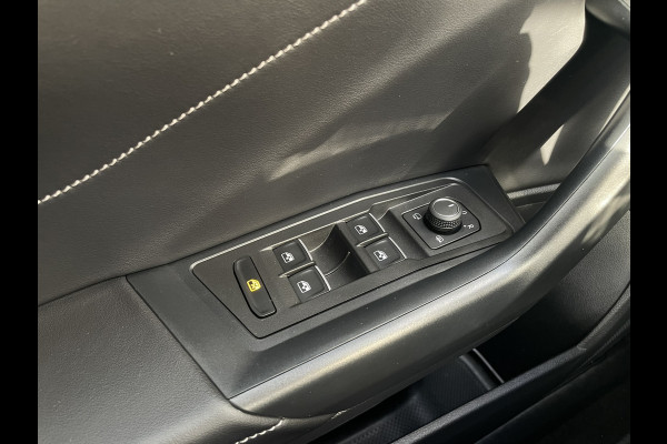 Volkswagen T-Roc 1.5 TSI Style | LED | Camera | Carplay | Climate