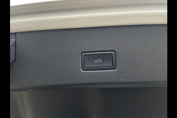 Volkswagen T-Roc 1.5 TSI Style | LED | Camera | Carplay | Climate