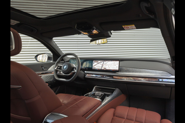 BMW i7 xDrive60 - Bowers & Wilkins - Automatische Deuren - Stoelventilatie + Massage