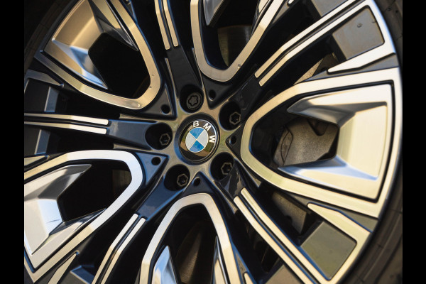 BMW i7 xDrive60 - Bowers & Wilkins - Automatische Deuren - Stoelventilatie + Massage