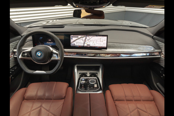 BMW i7 xDrive60 - Bowers & Wilkins - Automatische Deuren - Stoelventilatie + Massage