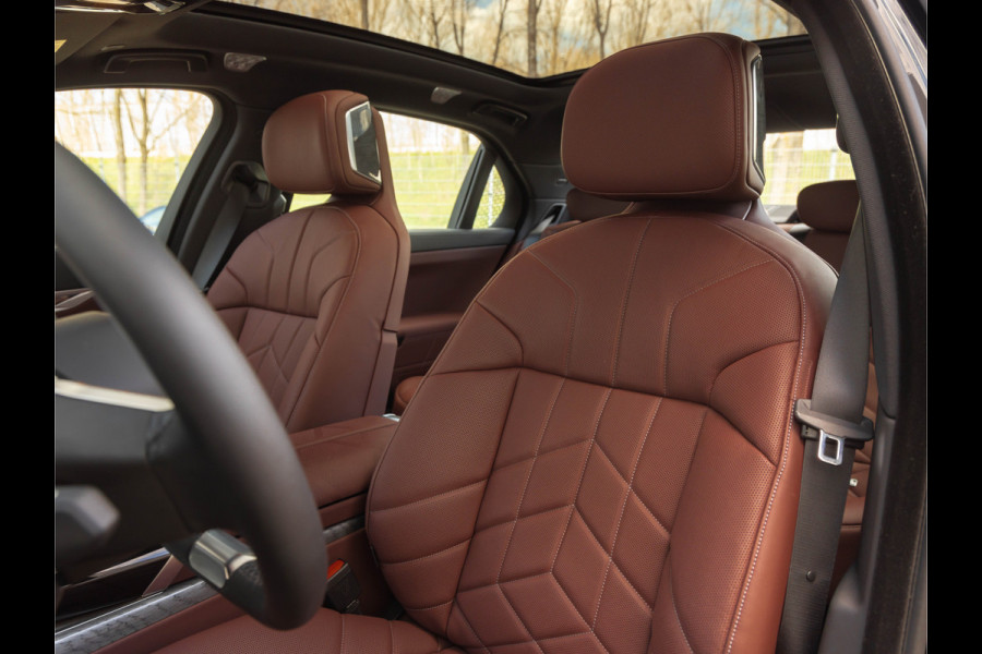 BMW i7 xDrive60 - Bowers & Wilkins - Automatische Deuren - Stoelventilatie + Massage
