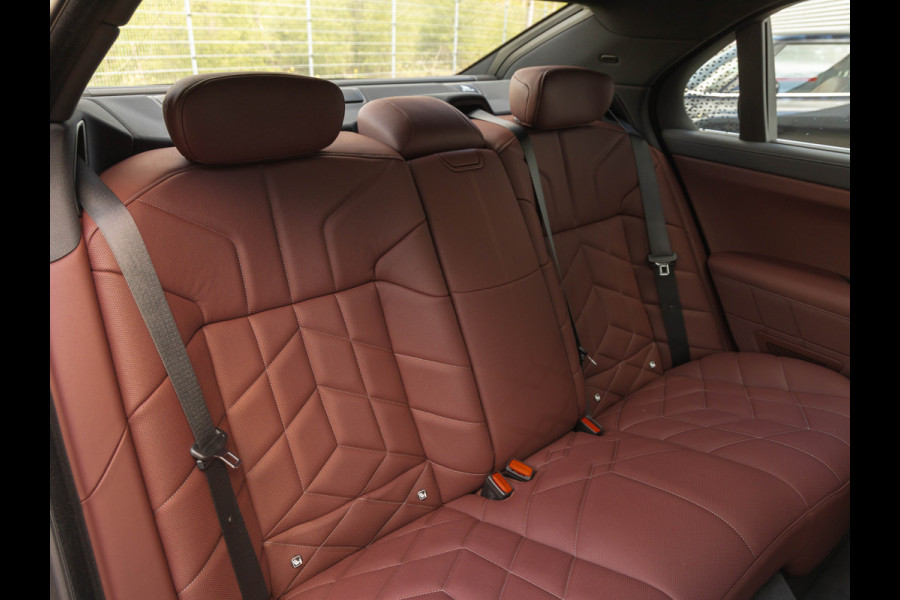 BMW i7 xDrive60 - Bowers & Wilkins - Automatische Deuren - Stoelventilatie + Massage