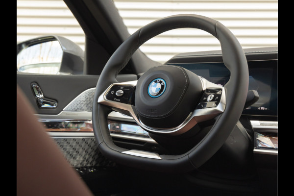 BMW i7 xDrive60 - Bowers & Wilkins - Automatische Deuren - Stoelventilatie + Massage