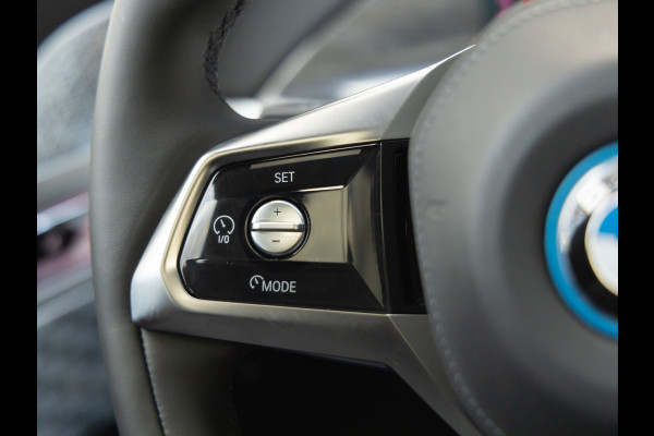 BMW i7 xDrive60 - Bowers & Wilkins - Automatische Deuren - Stoelventilatie + Massage