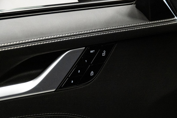 Porsche 911 3.8 Turbo S *Keramisch / Akrapovic / Carbon-interieur / BOSE / Schuif-/kanteldak*