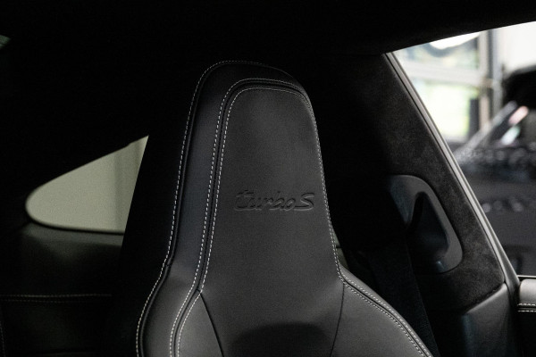 Porsche 911 3.8 Turbo S *Keramisch / Akrapovic / Carbon-interieur / BOSE / Schuif-/kanteldak*