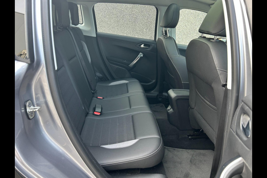 Peugeot 2008 1.2 PureTech GT-line | CARPLAY | PANO | TREKHAAK | NAVI | BLUETOOTH | AUX/USB | CC | PDC | APK T/M 20-10-2026 | TOP