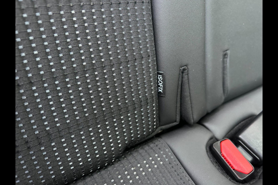 Peugeot 2008 1.2 PureTech GT-line | CARPLAY | PANO | TREKHAAK | NAVI | BLUETOOTH | AUX/USB | CC | PDC | APK T/M 20-10-2026 | TOP