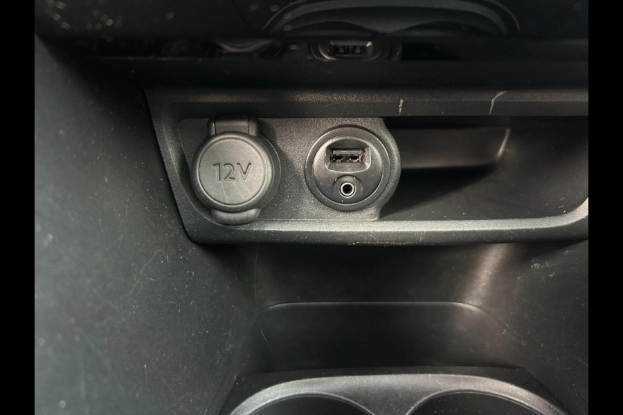 Peugeot 2008 1.2 PureTech GT-line | CARPLAY | PANO | TREKHAAK | NAVI | BLUETOOTH | AUX/USB | CC | PDC | APK T/M 20-10-2026 | TOP