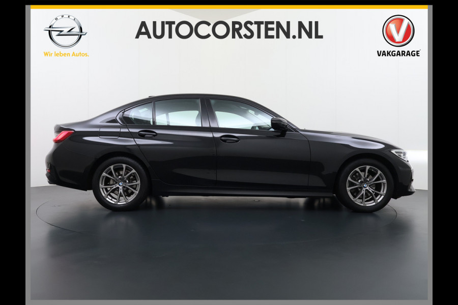 BMW 3-serie 320i 2.0T 184pk AUT-8 Navi-Pro Apple Carplay Android Bordherk. Sport Line Shadow-Line Sportstoel+ 1/2 Leer PDC-a+v Teleservice D HiFi+9speakers Drive-Assist LED Connected-Services LED Live Cockpit Pro Active guard DAB WiFi 1600kg trekvermogen
