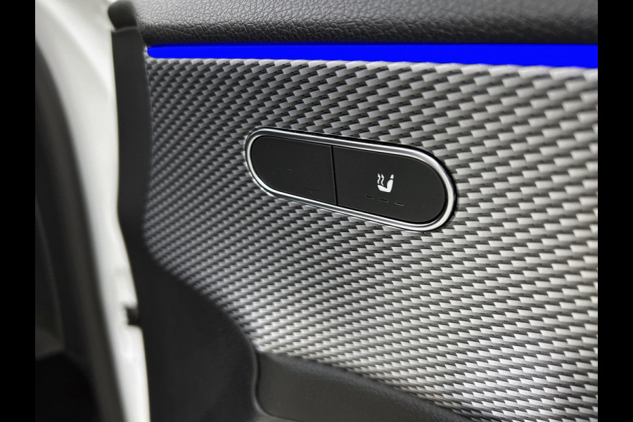 Mercedes-Benz A-Klasse 180 Business Solution AMG (PANORAMADAK, SFEERVERLICHTING, STOELVERWARMING, GOED ONDERHOUDEN)