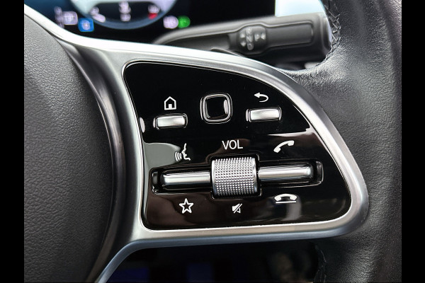 Mercedes-Benz A-Klasse 180 Business Solution AMG (PANORAMADAK, SFEERVERLICHTING, STOELVERWARMING, GOED ONDERHOUDEN)