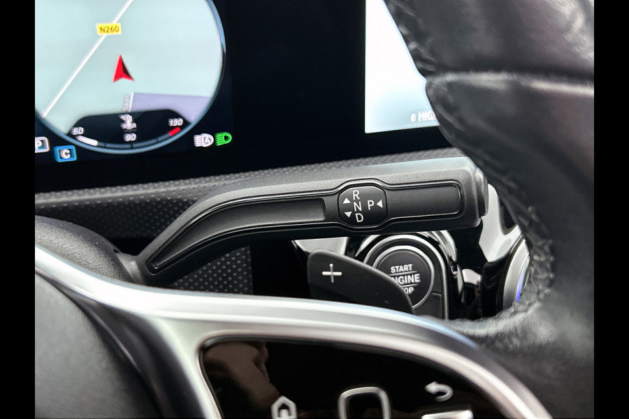 Mercedes-Benz A-Klasse 180 Business Solution AMG (PANORAMADAK, SFEERVERLICHTING, STOELVERWARMING, GOED ONDERHOUDEN)