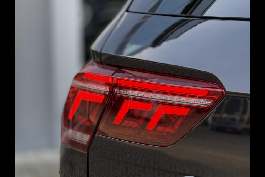 Volkswagen Tiguan 1.4 eHybrid DSG R-Line Business+ |Full Options|Black style|20"|Pano|Leer|360Cam|Trekhaak