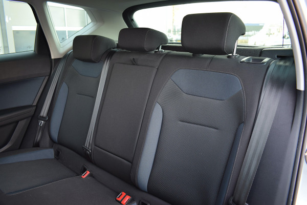 Seat Ateca 1.0 EcoTSI Style Business Intense | Trekhaak | Apple CarPlay | Camera | Climate