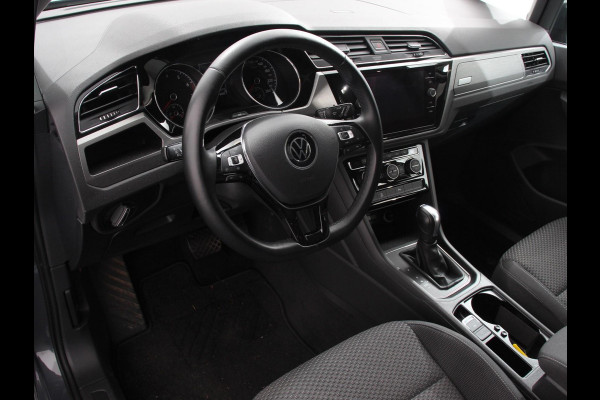 Volkswagen Touran 1.5 TSI DSG Comfortline 7p Navigatie Apple Carplay/Android Auto Parkeersensoren Adaptive Cruise Control Stoelverwarming Climate Control