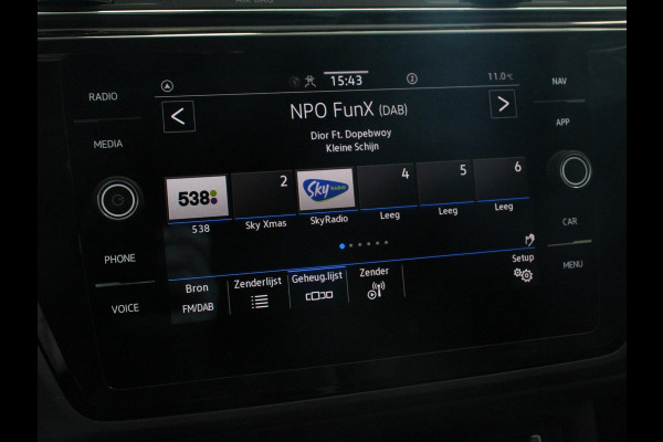 Volkswagen Touran 1.5 TSI DSG Comfortline 7p Navigatie Apple Carplay/Android Auto Parkeersensoren Adaptive Cruise Control Stoelverwarming Climate Control